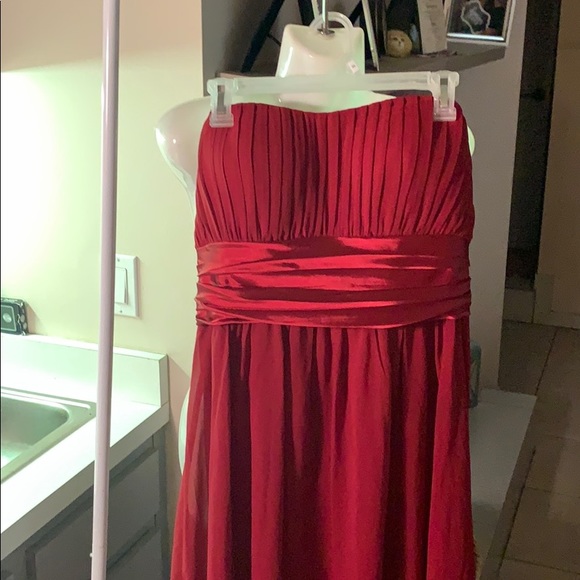 Burgandy Gown Prom or Function size 14 - Picture 3 of 8
